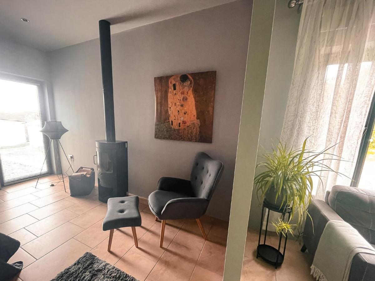 The Blue Door Appartement Cahersiveen